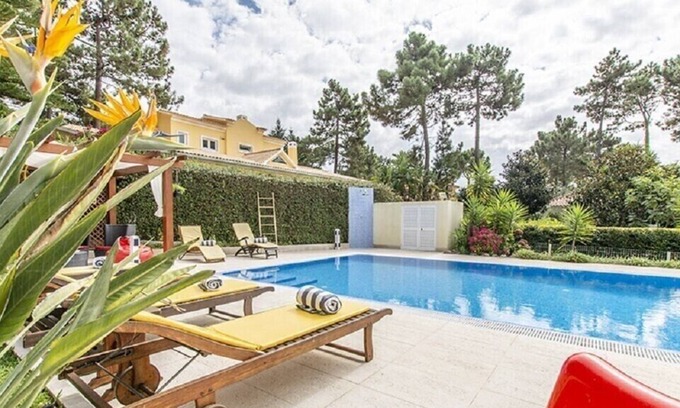 Charneca de Caparica e Sobreda Villa | Charming Aroeira Villa | Villa Alecrim | 4 Bedrooms | Private Pool | Perfect for Families