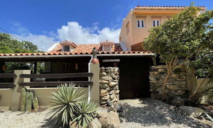 Turibana House | Charming Aruban house