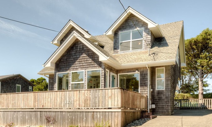 Tolovana Park House | Charming beach home in Tolovana! Brand New Rental!