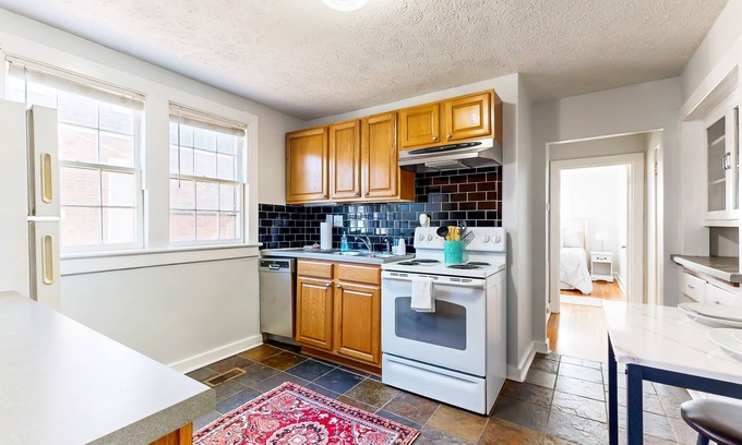 Historic Edgefield House | Charming brick townhome near downtown & golf with central AC - snowbird-friendly