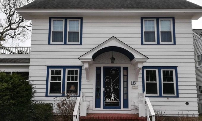 The Pines House | Charming, Bright & Airy Beach House, Best LOCATION! The Pines in North Rehoboth