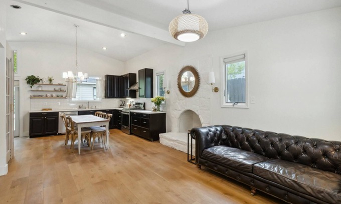 Montopolis House | Charming Bungalow in East Austin