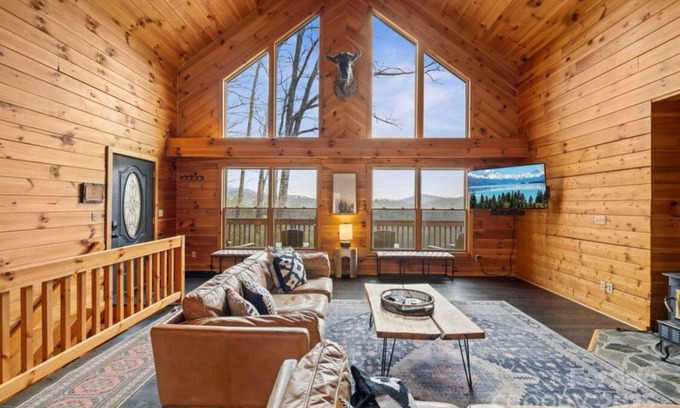 Lake Toxaway Cabin | Charming cabin in beautiful Lake Toxaway land of the waterfalls & trails!