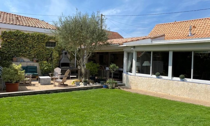 Lacanau-Ocean House | Charming CANAULAISE VILLA, 10 minutes walk from the beach, wooded garden
