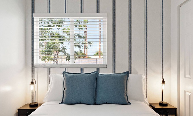 Chandler House | Charming Casita: Cozy & Central!