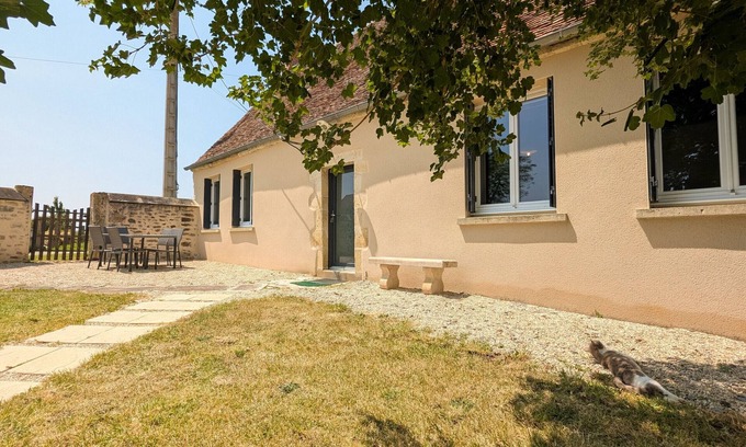 Thevet-Saint-Julien Cottage | Charming Cottage with Modern Comfort in Berry - Private Garden, Close to Circuit and Equine Center