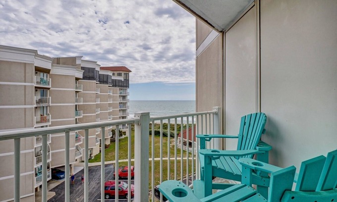 Sneads Ferry Condo | Charming Condo With Endless Views of the Atlantic!