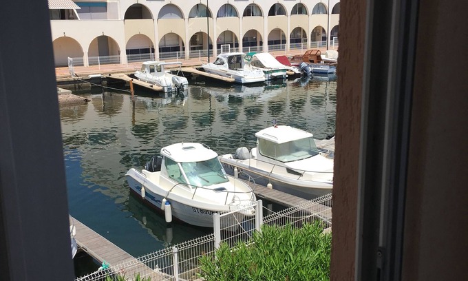 Sete Apartment | Charming, colourful and functional T2 apartment 200m from the beach free, enclosed parking