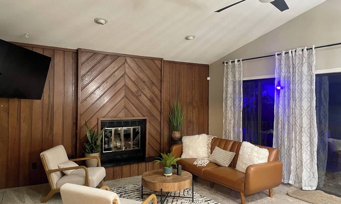 Winston - Salem Apartment | Charming Condo Near WFU, Full Kitchen, Strong WiFi, Charming condo near WFU, full kitchen, strong Wi