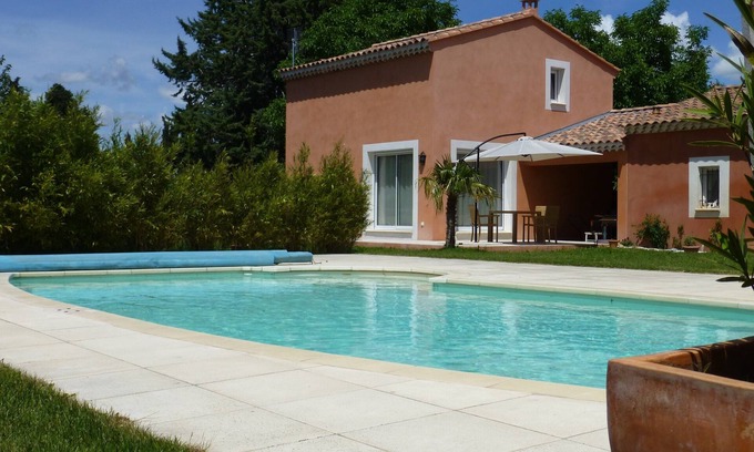Cavaillon Cottage | Charming contemporary gîte: wooded property, private pool, Luberon view