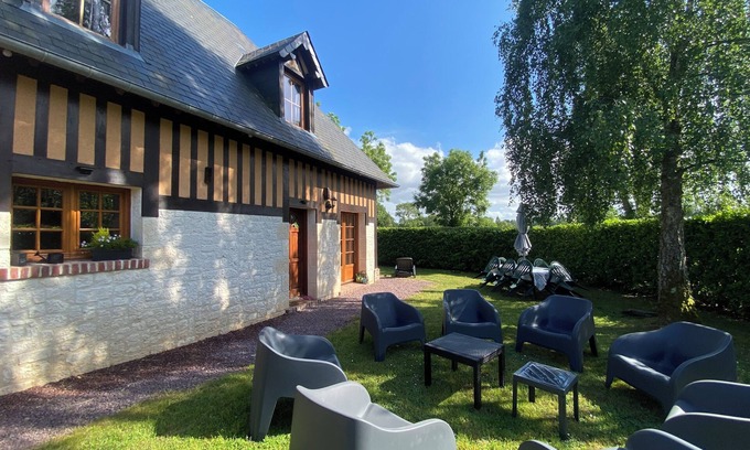 Annebault Cottage | Charming cottage between land and sea
