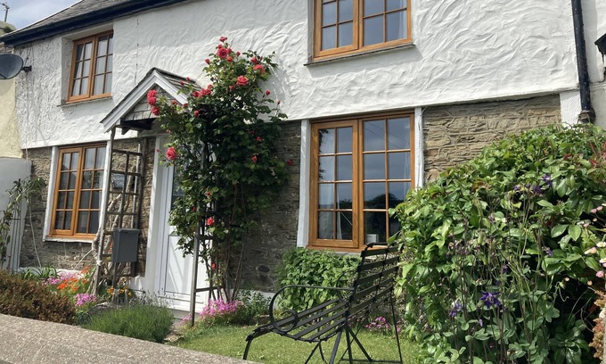 Georgeham House | Charming Cottage in Georgeham