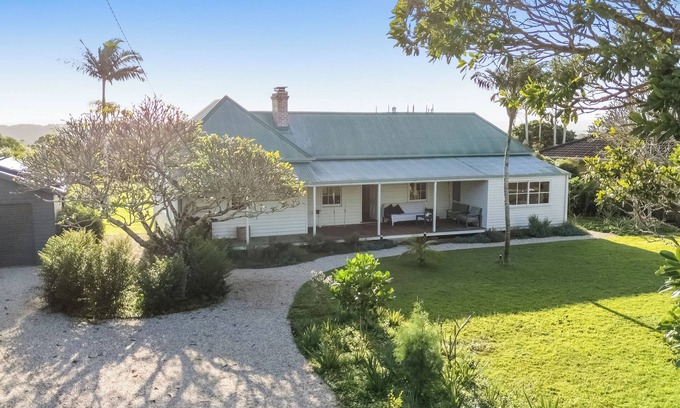 Lennox Head House | Charming cottage nestled in Lennox Head and full of character