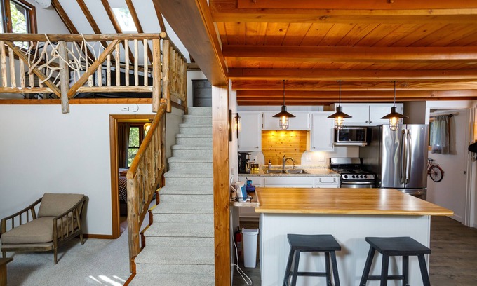 Fish Creek Cabin | Charming cottage on 5 acres! Whispering Pines