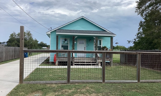 Rockport House | Charming cottage style home meticulously kept and perfectly situated in Rockport