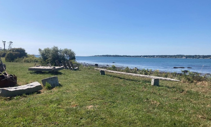 Little Compton Cottage | Charming cottage with bucolic farm views, private waterfront 🏝️🐄☀️