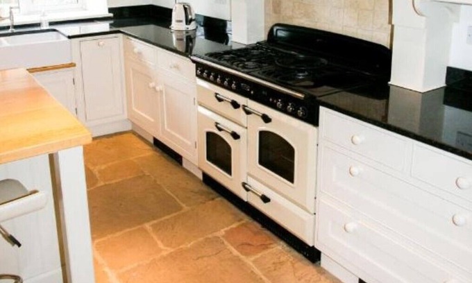 Daventry Cottage | Charming country cottage with garden