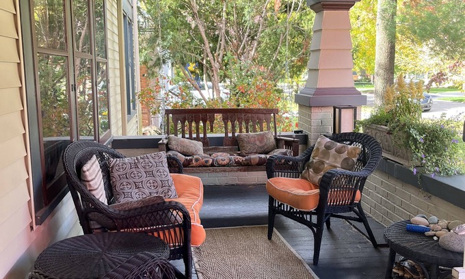 Birmingham House | Charming Downtown Birmingham 5 Bedroom Home