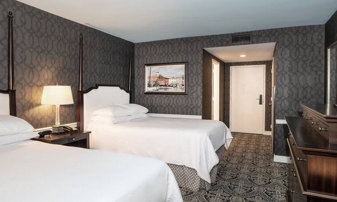 Historic District Hotel | Charming Downtown Hotel w/Vintage Character + Modern Amenities