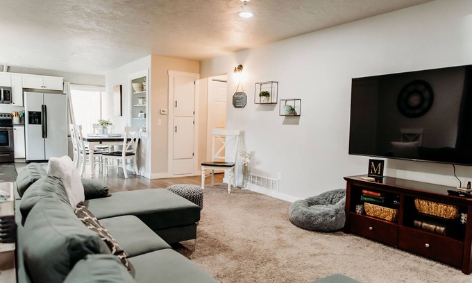 Caldwell House | Charming Entire home in Caldwell Idaho!
