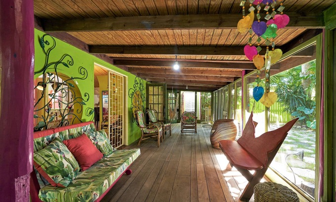 Rockley Cottage | Charming Fairy Cottage - 2 Minutes from Beach