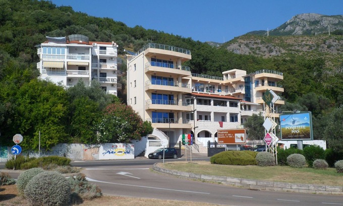 Przno Apartment | Charming family Apt with sea view and quick acces to beaches