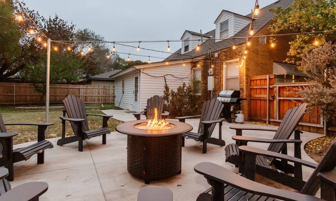 Tech Terrace House | Charming~Family Friendly~Walk to the Stadium~On the Park~Perfect for Game Days!