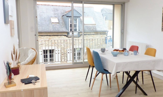 Auray Apartment | Charming flat in the centre of Auray
