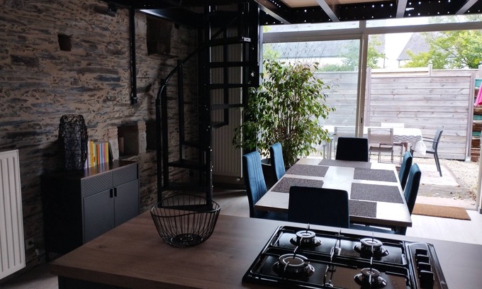 Les Garennes-sur-Loire House | Charming Anjou house with shared pool