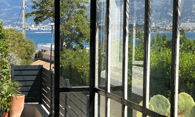 Saint-Mandrier-sur-Mer Villa | Charming house, swimming pool, sea view, 4 minutes walk from the beach