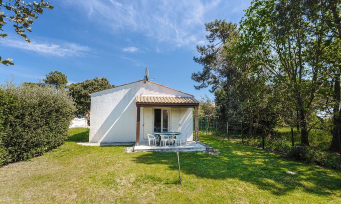 Saint-Trojan-les-Bains House | Charming Detached House with Terrace, Garden, Sea View and Garage 10 Min from the Beaches