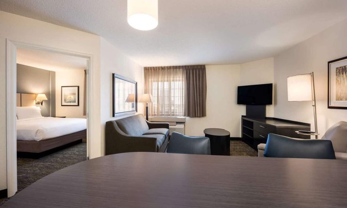 Plano Hotel | Charming Getaway in Historic Plano! 3 Modern Units, Pet-friendly, Kitchen!