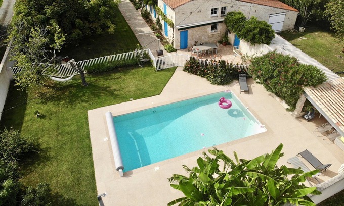 Benet House | Charming gîte (8/10pers) in the Marais Poitevin Vendée with heated swimming pool