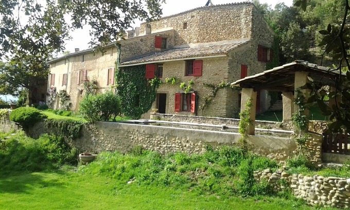 Les Mees House | Charming gîte with swimming pool and tennis court in the heart of nature, La Marjolaine