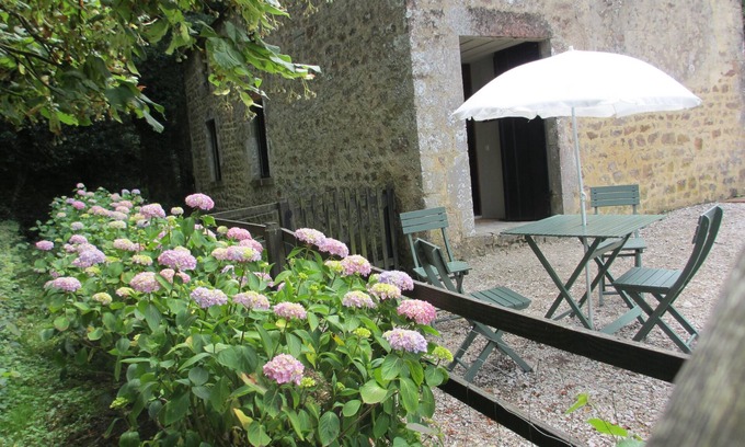 Negreville Cottage | Charming guest house on the edge of woods, 15 minutes from the sea.