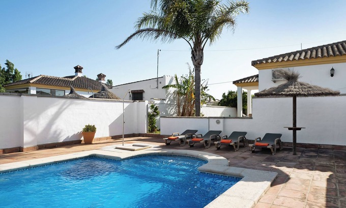 Conil de la Frontera House | Charming Home Casa Villanueva 4 with Private Pool, Garden & Wi-Fi