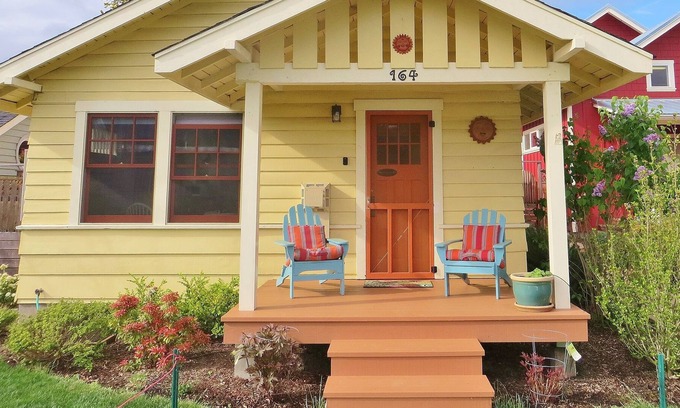 Ashland Cottage | Charming historic cottage just 4 blocks from downtown (Licensed PA 17-248)