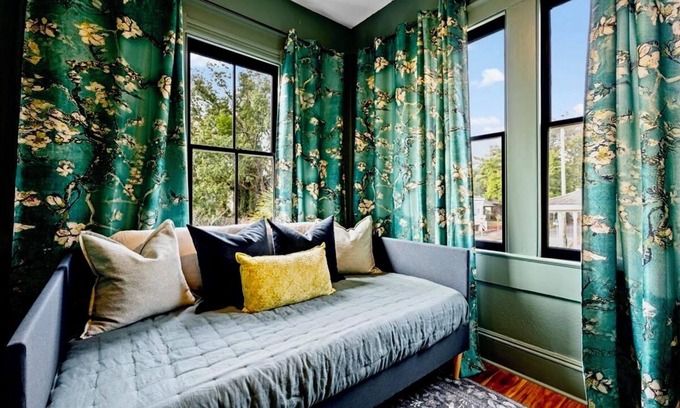 Thomas Square House | Charming historic Savannah, luxury amenities - 20 min drive to Tybee Island