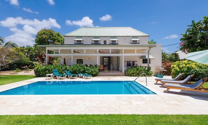 Worthing House | Charming Historical Villa with Private Pool, Close to Beach - Rosedale