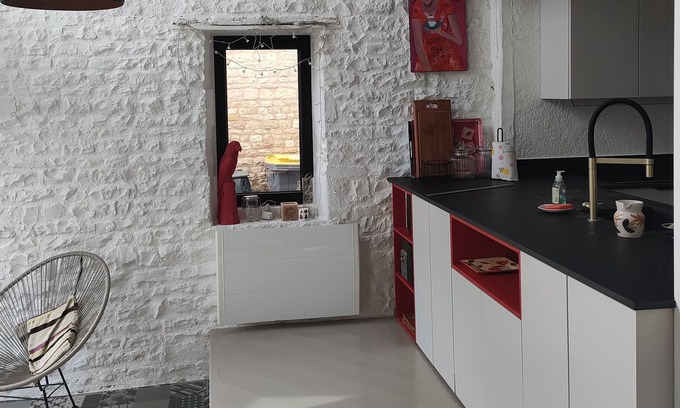 Le Bois-Plage-en-Re House | Charming house in the center of the village, small sunny garden