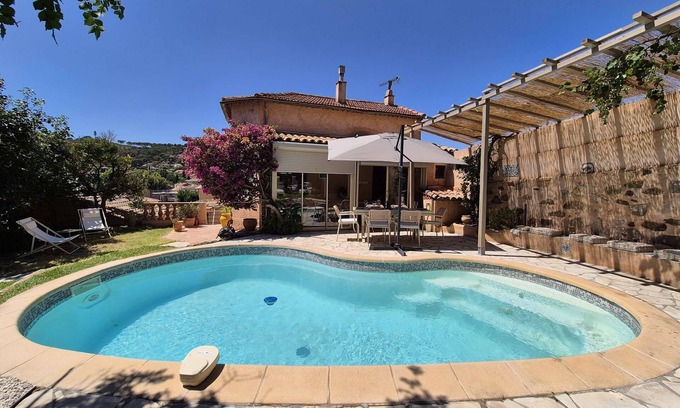 Saint-Mandrier-sur-Mer House | Charming house with pool, air conditioning, and Wi-Fi, just steps from the harbor and the beaches.