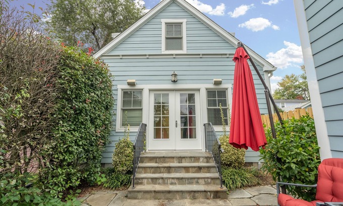 Arlington Views House | Charming Home Minutes From Nation's Capital