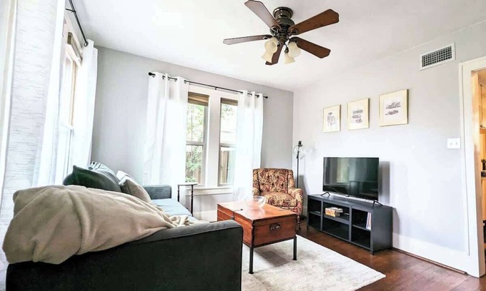 Tyler House | Charming Home on Callahan