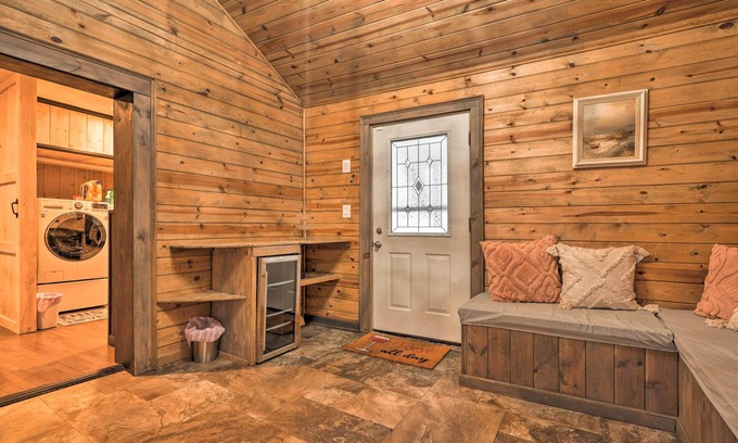 Gerry House | Charming Home w/BBQ: 9 Mi to Chautauqua Lake!