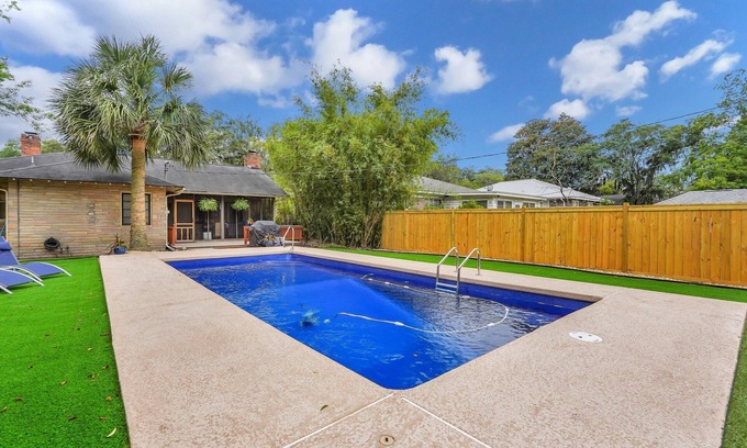 Midtown House | Charming Home W/Private Pool + Minutes to Everything by Lucky Savannah