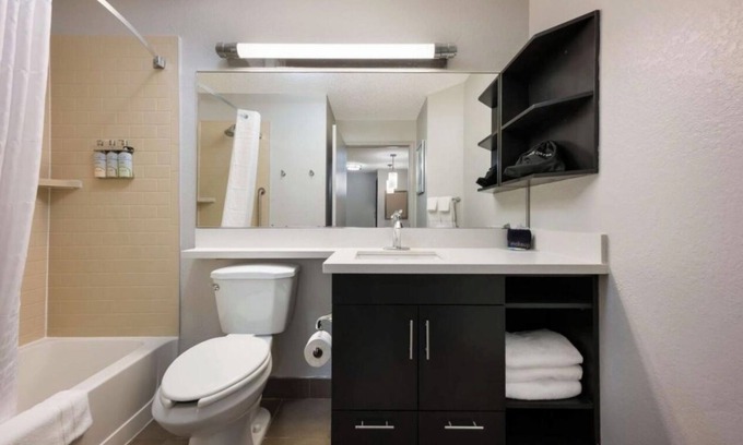 Huntsville Apartment | Charming hotel suite w/WiFi, AC, fitness room/Pet friendly/Centrally located