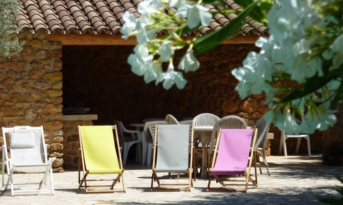 Le Barroux House | Charming house classified 4 * in the heart of a pine forest
