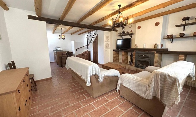 Gaucin Cottage | Charming house in Gaucín with terrace and fireplace