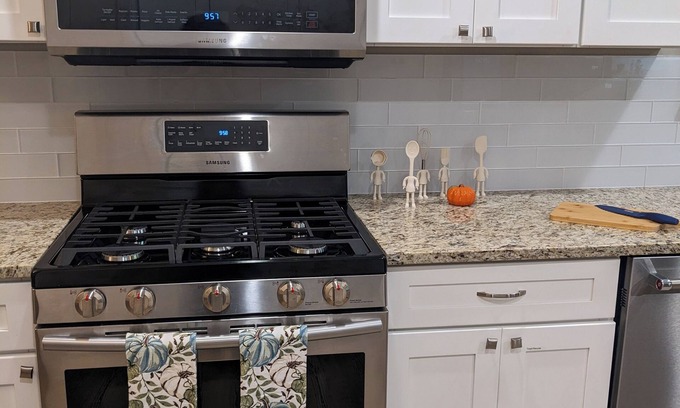 Tyler House | Charming house in quiet neighborhood minutes from UT and Christus Hospitals.