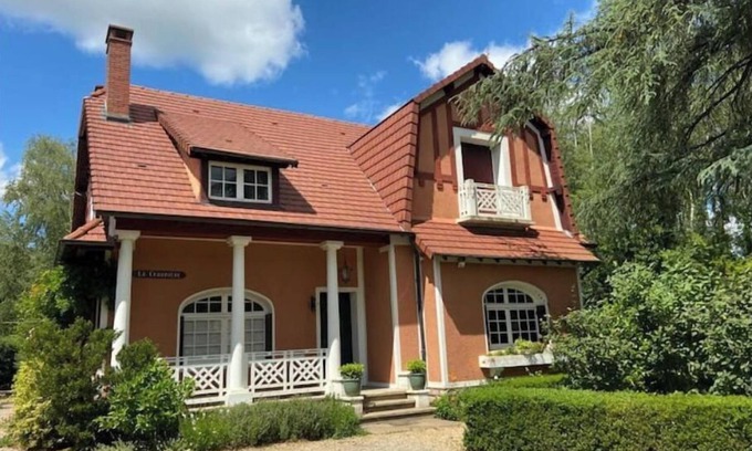 Cuisery House | Charming house with fireplaces in a huge park with outdoor games.